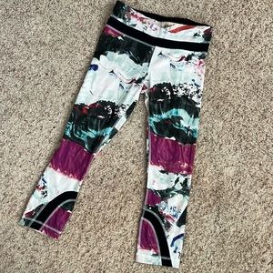 Size 4 Lululemon crop leggings